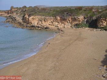 Stranden bij Svoronata - Kefalonia - Foto 316 - Foto van https://www.grieksegids.nl/fotos/eilandkefalonia/Eiland-Kefalonia-316-mid.jpg