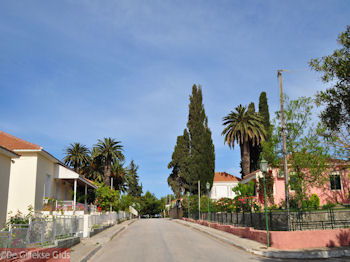 Kourkoumelata bij Svoronata - Kefalonia - Foto 335 - Foto van https://www.grieksegids.nl/fotos/eilandkefalonia/Eiland-Kefalonia-335-mid.jpg
