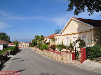 Kourkoumelata bij Svoronata - Kefalonia - Foto 338 - Foto van https://www.grieksegids.nl/fotos/eilandkefalonia/Eiland-Kefalonia-338-mid.jpg