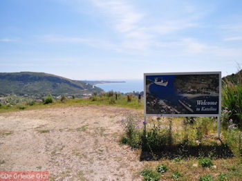 Katelios en de Katelios baai - Kefalonia - Foto 365 - Foto van https://www.grieksegids.nl/fotos/eilandkefalonia/Eiland-Kefalonia-365-mid.jpg