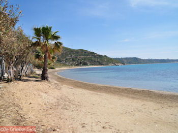 Katelios en de Katelios baai - Kefalonia - Foto 370 - Foto van https://www.grieksegids.nl/fotos/eilandkefalonia/Eiland-Kefalonia-370-mid.jpg