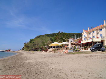 Katelios en de Katelios baai - Kefalonia - Foto 383 - Foto van https://www.grieksegids.nl/fotos/eilandkefalonia/Eiland-Kefalonia-383-mid.jpg