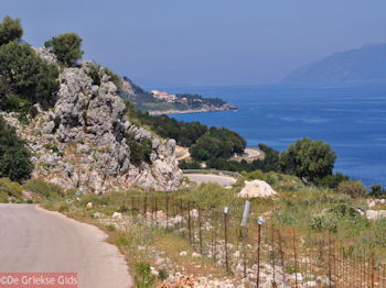 Van Skala Kefalonia naar Poros Kefalonia - Kefalonia - Foto 426 - Foto van https://www.grieksegids.nl/fotos/eilandkefalonia/Eiland-Kefalonia-426-mid.jpg