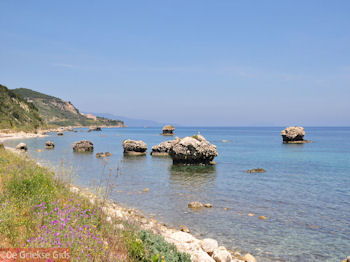 Van Skala Kefalonia naar Poros Kefalonia - Kefalonia - Foto 428 - Foto van https://www.grieksegids.nl/fotos/eilandkefalonia/Eiland-Kefalonia-428-mid.jpg