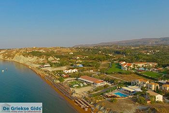Kefalonia Palace bij Xi Beach (Lixouri) - Kefalonia - Foto 534 - Foto van https://www.grieksegids.nl/fotos/eilandkefalonia/Eiland-Kefalonia-534-mid.jpg