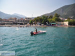 GriechenlandWeb Speedbootje aan Strandt Nidri (Nydri) - Lefkas (Lefkada) - Foto GriechenlandWeb.de