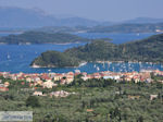 GriechenlandWeb Aussicht über Nidri (Nydri) und de eilanden Skorpios und Meganissi foto 1 - Lefkas (Lefkada) - Foto GriechenlandWeb.de