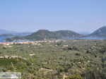 De baai van Vlicho met voorin Nidri (Nydri) - Lefkas (Lefkada) - Foto van De Griekse Gids