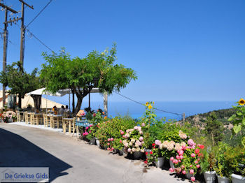 Heerlijk genieten in Athani - Lefkas (Lefkada) - Foto van https://www.grieksegids.nl/fotos/eilandlefkas-fotos/350pixels/athani-lefkas-011.jpg