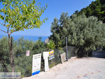Egremni, nabij het strand - Lefkas (Lefkada) - Foto van https://www.grieksegids.nl/fotos/eilandlefkas-fotos/350pixels/egremni-lefkas-003.jpg