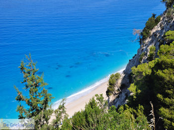 steile rotsen aan het Strandt van Egremni - Lefkas (Lefkada) - Foto von GriechenlandWeb.de