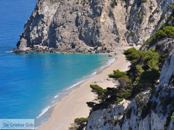 Egremni zandstrand foto 2 - Lefkas (Lefkada) - Foto van https://www.grieksegids.nl/fotos/eilandlefkas-fotos/350pixels/egremni-lefkas-009.jpg