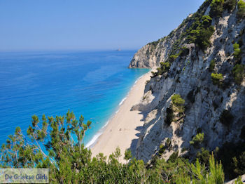 Egremni zandstrand foto 3 - Lefkas (Lefkada) - Foto van https://www.grieksegids.nl/fotos/eilandlefkas-fotos/350pixels/egremni-lefkas-010.jpg
