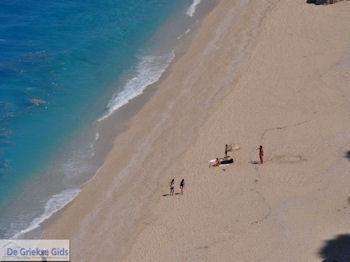 Egremni zandstrand foto 4 - Lefkas (Lefkada) - Foto van https://www.grieksegids.nl/fotos/eilandlefkas-fotos/350pixels/egremni-lefkas-011.jpg