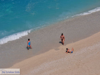 Egremni zandstrand foto 7 - Lefkas (Lefkada) - Foto van https://www.grieksegids.nl/fotos/eilandlefkas-fotos/350pixels/egremni-lefkas-014.jpg