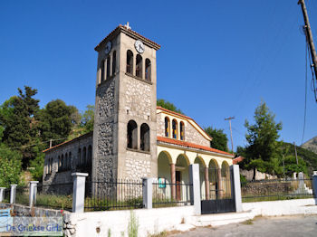 Kerk Englouvi - Lefkas (Lefkada) - Foto van https://www.grieksegids.nl/fotos/eilandlefkas-fotos/350pixels/englouvi-lefkas-002.jpg