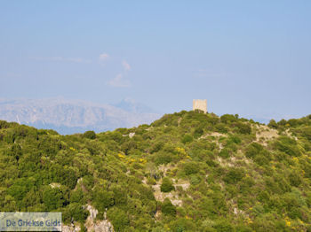 Bij Englouvi met in de verte de bergen van Centraal Griekenland - Lefkas (Lefkada) - Foto van https://www.grieksegids.nl/fotos/eilandlefkas-fotos/350pixels/englouvi-lefkas-021.jpg
