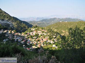 Englouvi, een traditioneel Grieks dorp - Lefkas (Lefkada) - Foto van https://www.grieksegids.nl/fotos/eilandlefkas-fotos/350pixels/englouvi-lefkas-033.jpg
