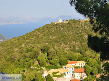 De windmolen bij Englouvi - Lefkas (Lefkada) - Foto van https://www.grieksegids.nl/fotos/eilandlefkas-fotos/350pixels/englouvi-lefkas-036.jpg