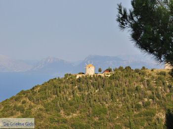 Englouvi windmolen - Lefkas (Lefkada) - Foto van https://www.grieksegids.nl/fotos/eilandlefkas-fotos/350pixels/englouvi-lefkas-037.jpg