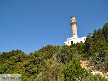 De bekende vuurtoren van Kaap Lefkatas foto 2 - Lefkas (Lefkada) - Foto van https://www.grieksegids.nl/fotos/eilandlefkas-fotos/350pixels/kaap-lefkata-lefkas-013.jpg
