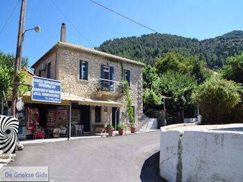 Tentoonstelling Karia (Karya) - Lefkas (Lefkada) - Foto van https://www.grieksegids.nl/fotos/eilandlefkas-fotos/350pixels/karia-lefkas-karya-012.jpg