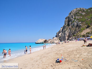 Het mooie zandstrand van Kathisma foto 9 - Lefkas (Lefkada) - Foto van https://www.grieksegids.nl/fotos/eilandlefkas-fotos/350pixels/kathisma-lefkas-009.jpg