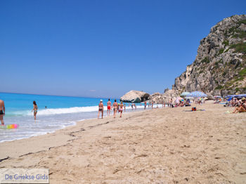 Het mooie zandstrand van Kathisma foto 16 - Lefkas (Lefkada) - Foto van https://www.grieksegids.nl/fotos/eilandlefkas-fotos/350pixels/kathisma-lefkas-016.jpg