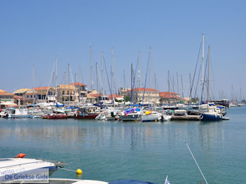Lefkas stad foto 89 - Lefkas (Lefkada) - Foto van https://www.grieksegids.nl/fotos/eilandlefkas-fotos/350pixels/lefkas-stad-089.jpg