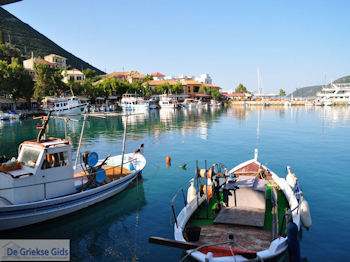 Het kustplaatsje Vassiliki (Vasiliki) foto 20 - Lefkas (Lefkada) - Foto van https://www.grieksegids.nl/fotos/eilandlefkas-fotos/350pixels/lefkas-vassiliki-020.jpg