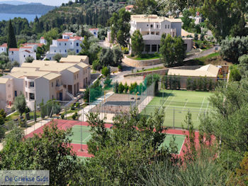 Ionian Blue Nikiana - Lefkas (Lefkada) - Foto van https://www.grieksegids.nl/fotos/eilandlefkas-fotos/350pixels/nikiana-lefkas-004.jpg