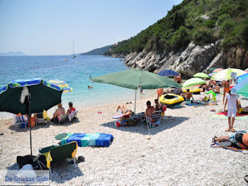 Poros Lefkados - Mikros Gialos foto 23 - Lefkas (Lefkada) - Foto van https://www.grieksegids.nl/fotos/eilandlefkas-fotos/350pixels/poros-lefkas-023.jpg