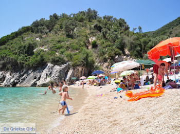 Poros Lefkados - Mikros Gialos foto 26 - Lefkas (Lefkada) - Foto van https://www.grieksegids.nl/fotos/eilandlefkas-fotos/350pixels/poros-lefkas-026.jpg