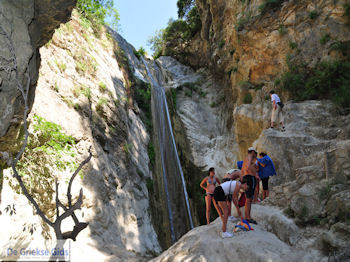 Kataraktis - Waterval foto 7 - Lefkas (Lefkada) - Foto van https://www.grieksegids.nl/fotos/eilandlefkas-fotos/350pixels/watervallen-lefkas-007.jpg