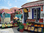 De groenten- en fruitwinkel van Skala Eressos - Foto van De Griekse Gids