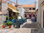 Restaurant in steegje Skala Eressos - Foto van De Griekse Gids