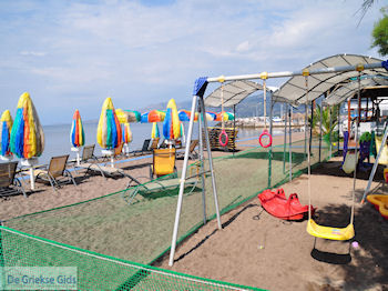 Speeltuin aan het strand van Skala Kallonis - Foto van https://www.grieksegids.nl/fotos/eilandlesbos/350pixels/eiland-lesbos-foto-028.jpg
