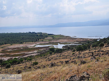 Vlakte aan de baai van Kalloni - Foto van https://www.grieksegids.nl/fotos/eilandlesbos/350pixels/eiland-lesbos-foto-037.jpg