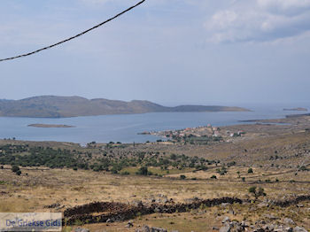 Het vissersdorpje Apothika aan de baai van Kalloni foto 001 - Foto van https://www.grieksegids.nl/fotos/eilandlesbos/350pixels/eiland-lesbos-foto-043.jpg