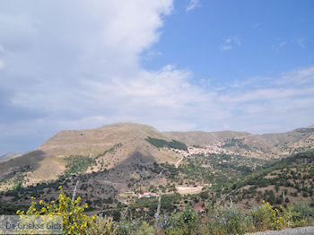 Bergdorpje Agra - Foto van https://www.grieksegids.nl/fotos/eilandlesbos/350pixels/eiland-lesbos-foto-051.jpg