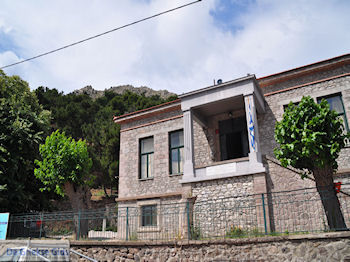 Traditioneel bergdorp Agra foto 002 - Foto van https://www.grieksegids.nl/fotos/eilandlesbos/350pixels/eiland-lesbos-foto-053.jpg