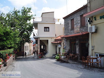 Traditioneel bergdorp Agra foto 004 - Foto van https://www.grieksegids.nl/fotos/eilandlesbos/350pixels/eiland-lesbos-foto-055.jpg