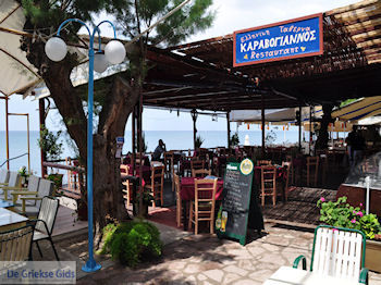 restaurant Karavogiannos in Skala Eressos - Foto van https://www.grieksegids.nl/fotos/eilandlesbos/350pixels/eiland-lesbos-foto-081.jpg