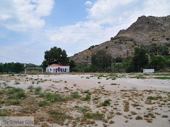 Verlaten voetbalveld Skala Eressos foto 2 - Foto van https://www.grieksegids.nl/fotos/eilandlesbos/350pixels/eiland-lesbos-foto-089.jpg