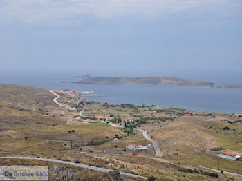 En in de verte Sigri foto 2 - Foto van https://www.grieksegids.nl/fotos/eilandlesbos/350pixels/eiland-lesbos-foto-111.jpg