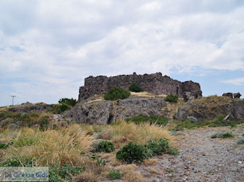 Ruine Sigri - Foto van https://www.grieksegids.nl/fotos/eilandlesbos/350pixels/eiland-lesbos-foto-116.jpg