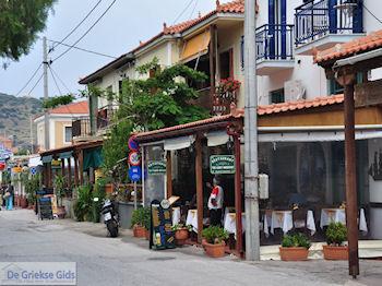Restaurant the Lucky Horseshoe in Petra - Foto van https://www.grieksegids.nl/fotos/eilandlesbos/350pixels/eiland-lesbos-foto-169.jpg