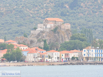 Zicht op Petra foto 3 - Foto van https://www.grieksegids.nl/fotos/eilandlesbos/350pixels/eiland-lesbos-foto-181.jpg