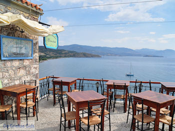 Restaurant Sansibal Molyvos - Foto van https://www.grieksegids.nl/fotos/eilandlesbos/350pixels/eiland-lesbos-foto-215.jpg