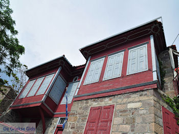 Traditioneel heerenhuis Molyvos - Foto van https://www.grieksegids.nl/fotos/eilandlesbos/350pixels/eiland-lesbos-foto-217.jpg